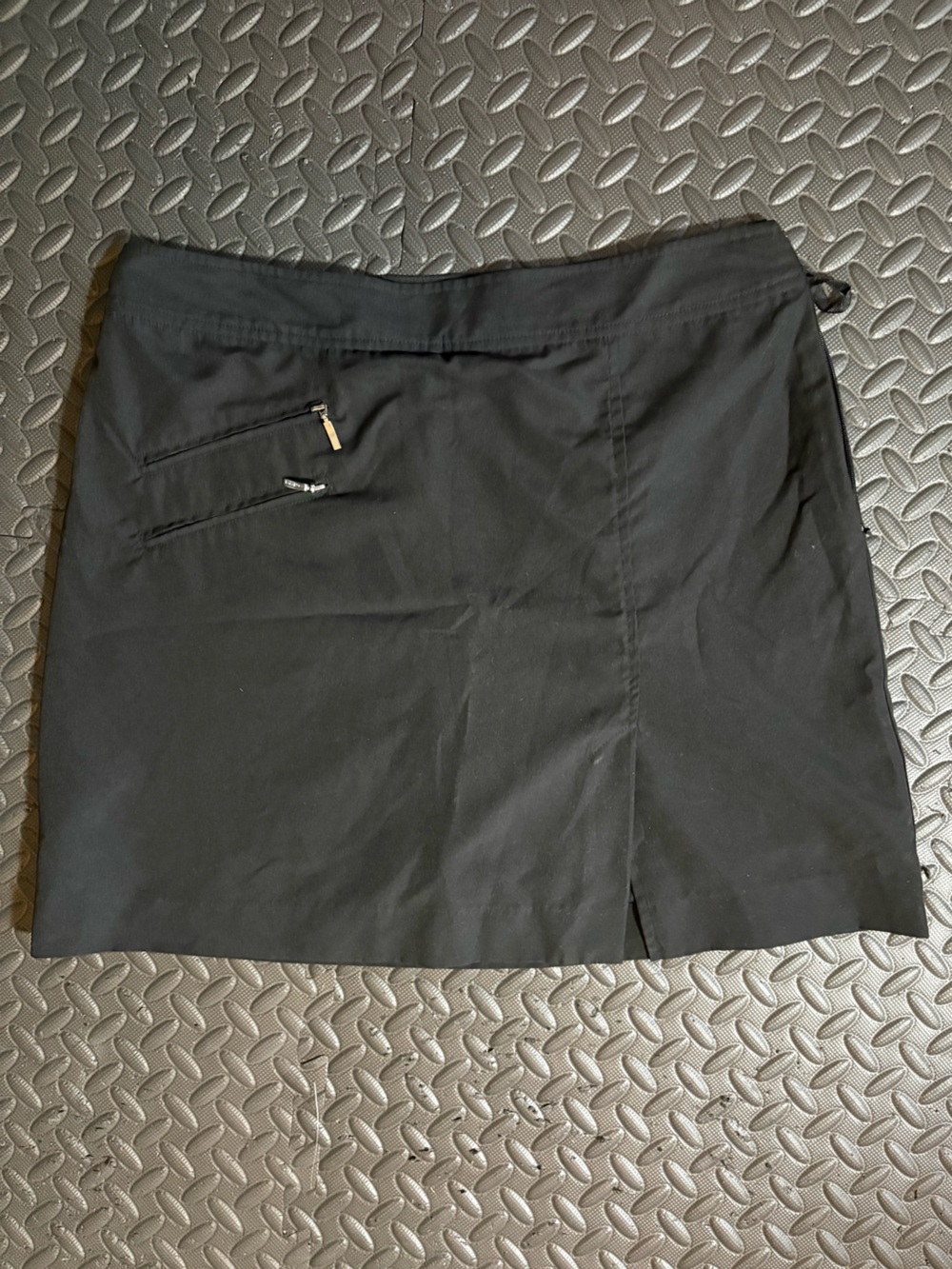 Women’s Izod Black Performance Skort with Zip Pockets